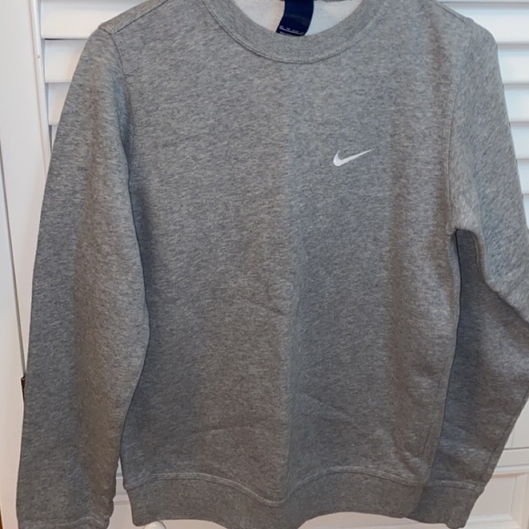 Nike Tops - Grey NIKE crewneck sweatshirt